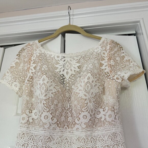 AW Bridal Calla Wedding Dress - Lace, Ivory, Train, Short Sleeves, Fitted Waist - Picture 4 of 9